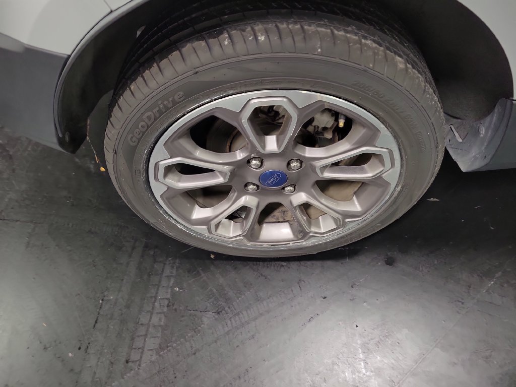 Used 2021 Ford EcoSport Titanium FWD image 12