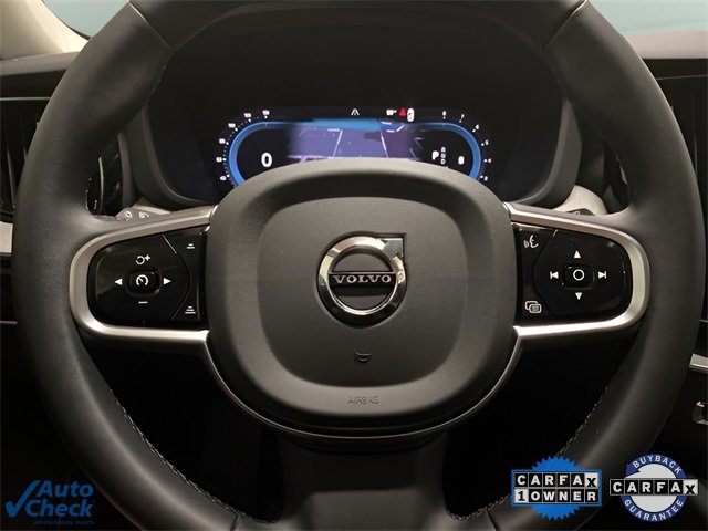 Used 2025 Volvo XC60 B5 Plus image 32