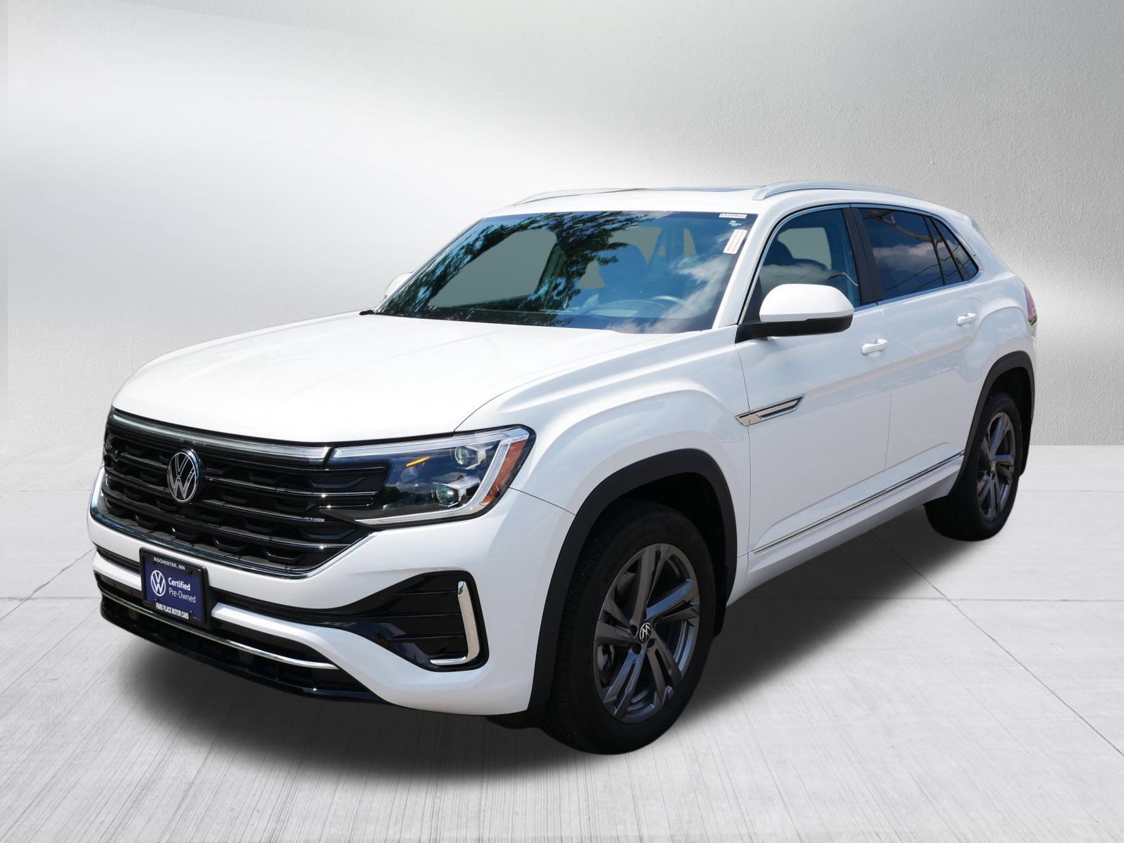 Certified 2024 Volkswagen Atlas Cross Sport SEL R-Line image 3