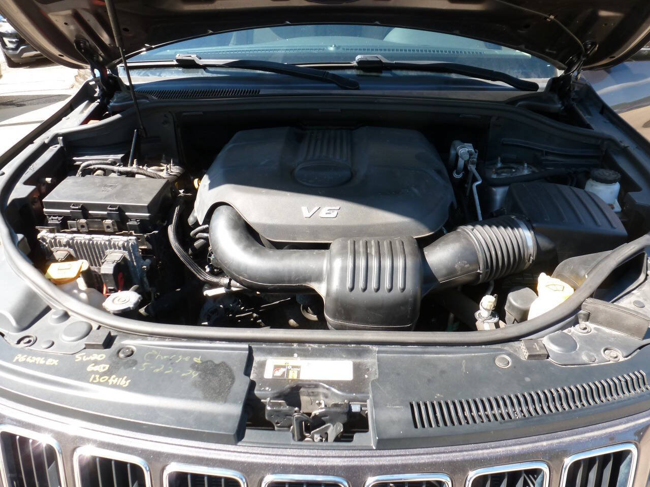 Used 2015 Jeep Grand Cherokee Laredo w/ Quick Order Package 23E AWD/4WD image 16