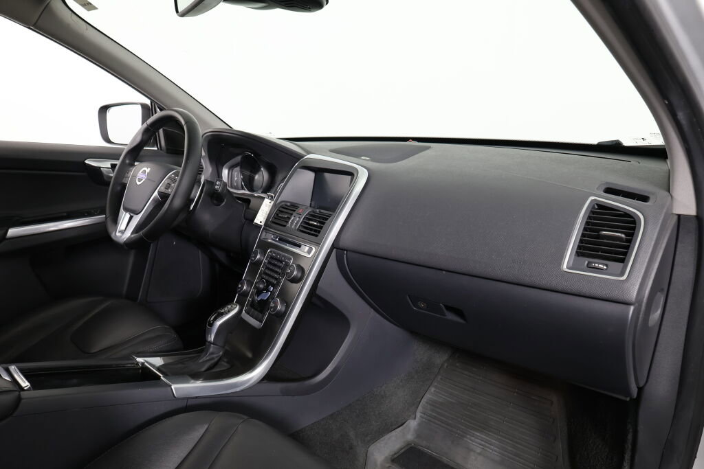 Used 2015 Volvo XC60 T6 Platinum AWD/4WD image 24