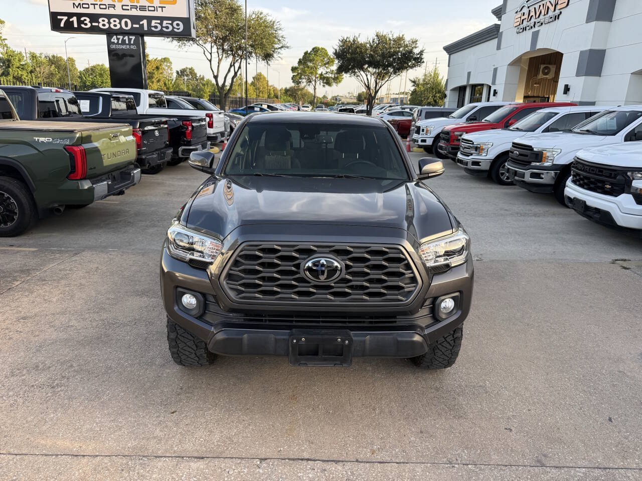 Used 2020 Toyota Tacoma TRD Off-Road AWD/4WD image 40
