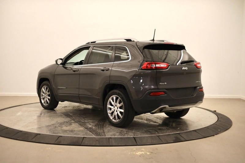 Used 2018 Jeep Cherokee Limited image 5