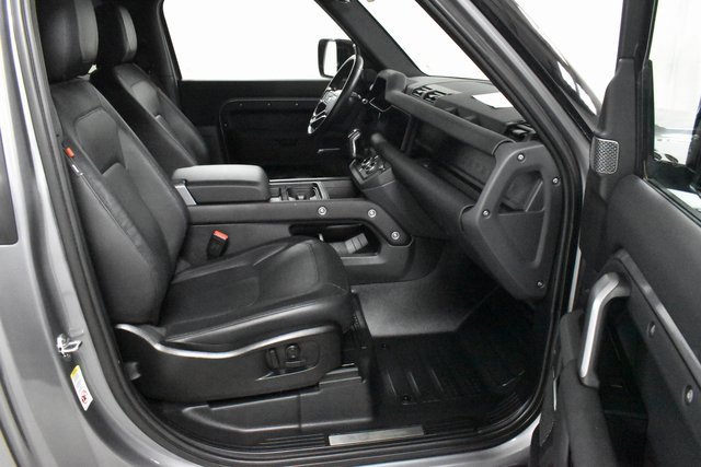 Used 2024 Land Rover Defender 90 X-Dynamic SE image 14