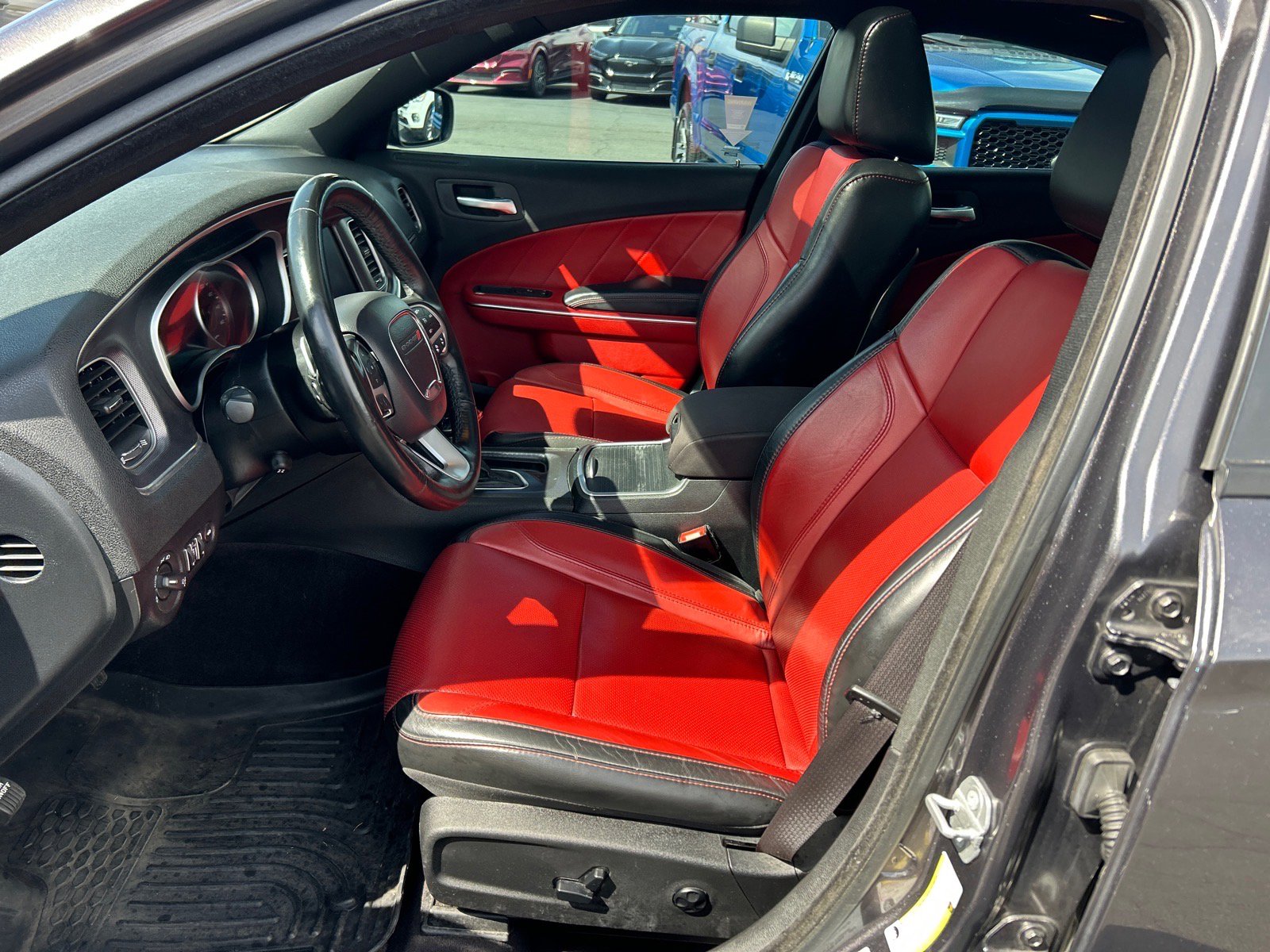 Used 2017 Dodge Charger R/T w/ Premium Group image 7