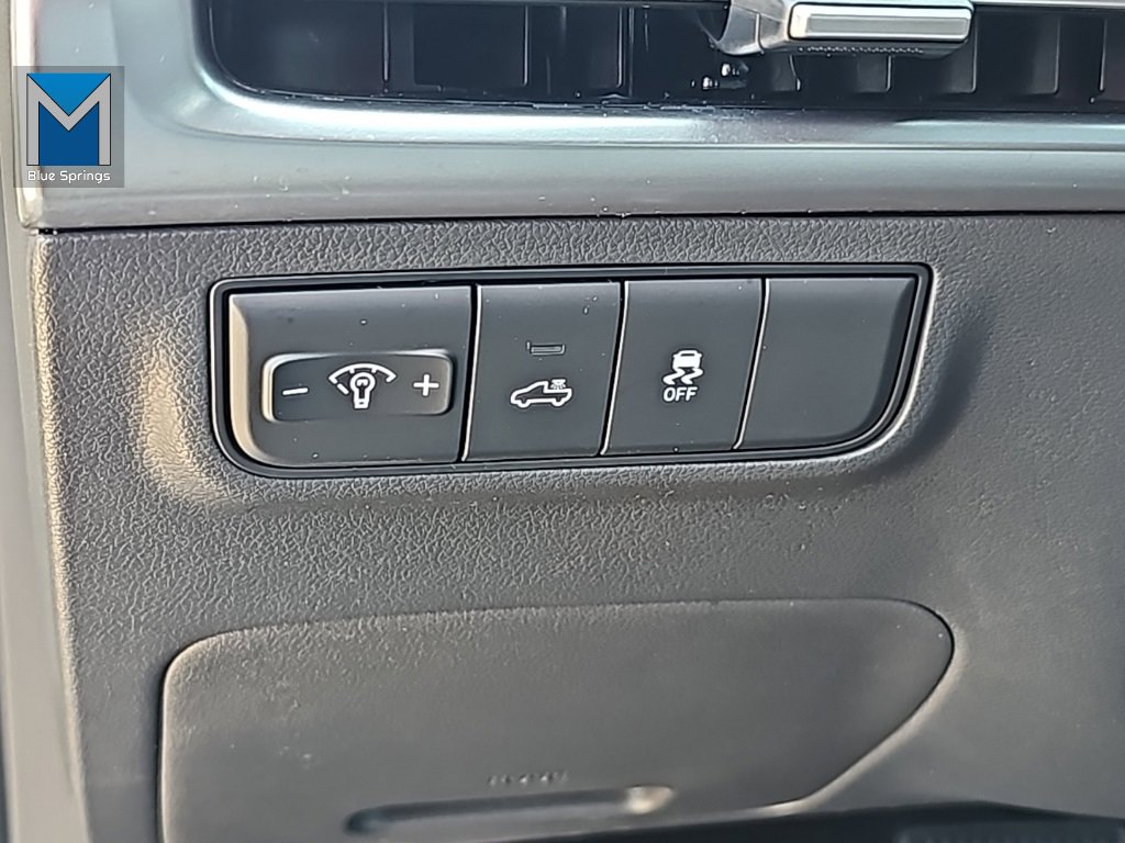 Used 2025 Hyundai Santa Cruz SE image 17