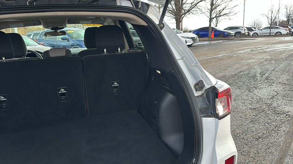 Used 2020 Ford Escape SE image 35