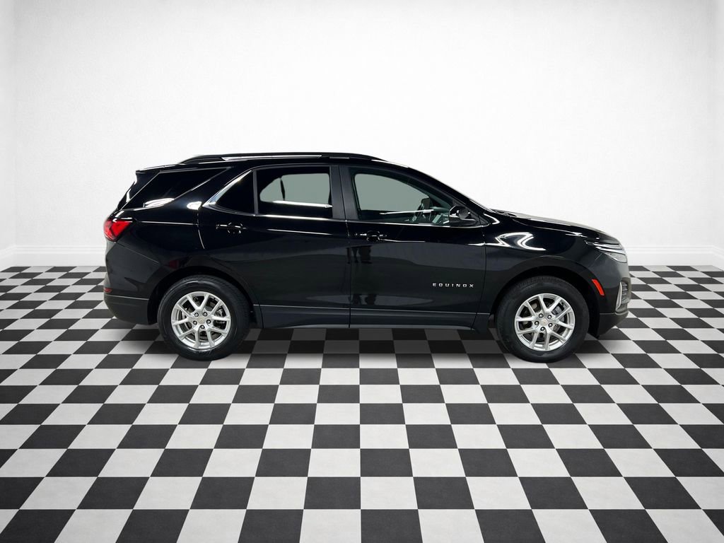 Used 2023 Chevrolet Equinox LT AWD/4WD image 2