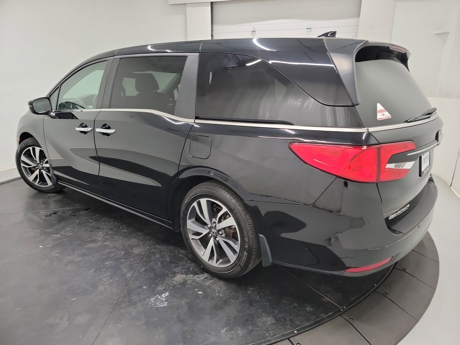 Certified 2023 Honda Odyssey Touring image 6