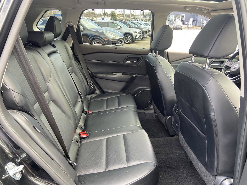 Used 2023 Nissan Rogue SV w/ SV Premium B Package image 19