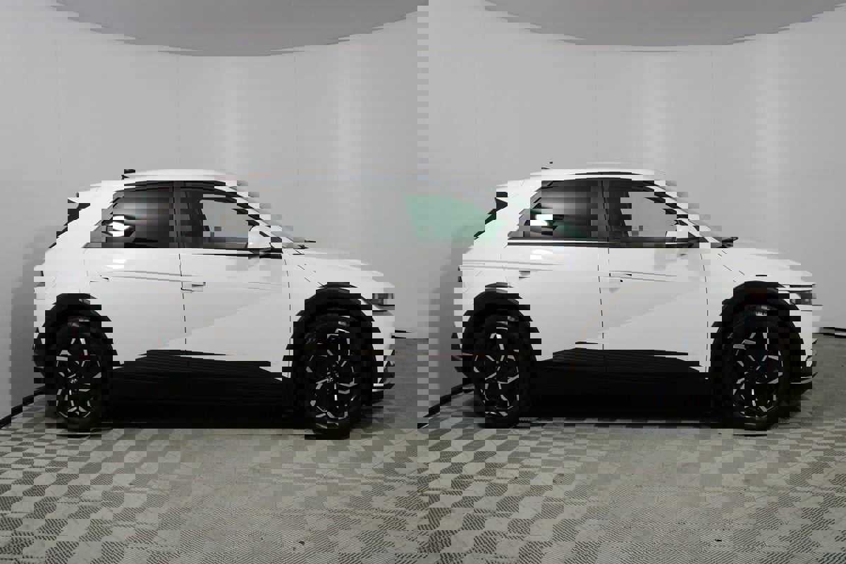 Used 2024 Hyundai Ioniq 5 SE image 25