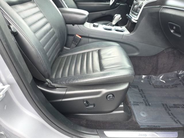 Used 2018 Jeep Grand Cherokee Limited AWD/4WD image 38