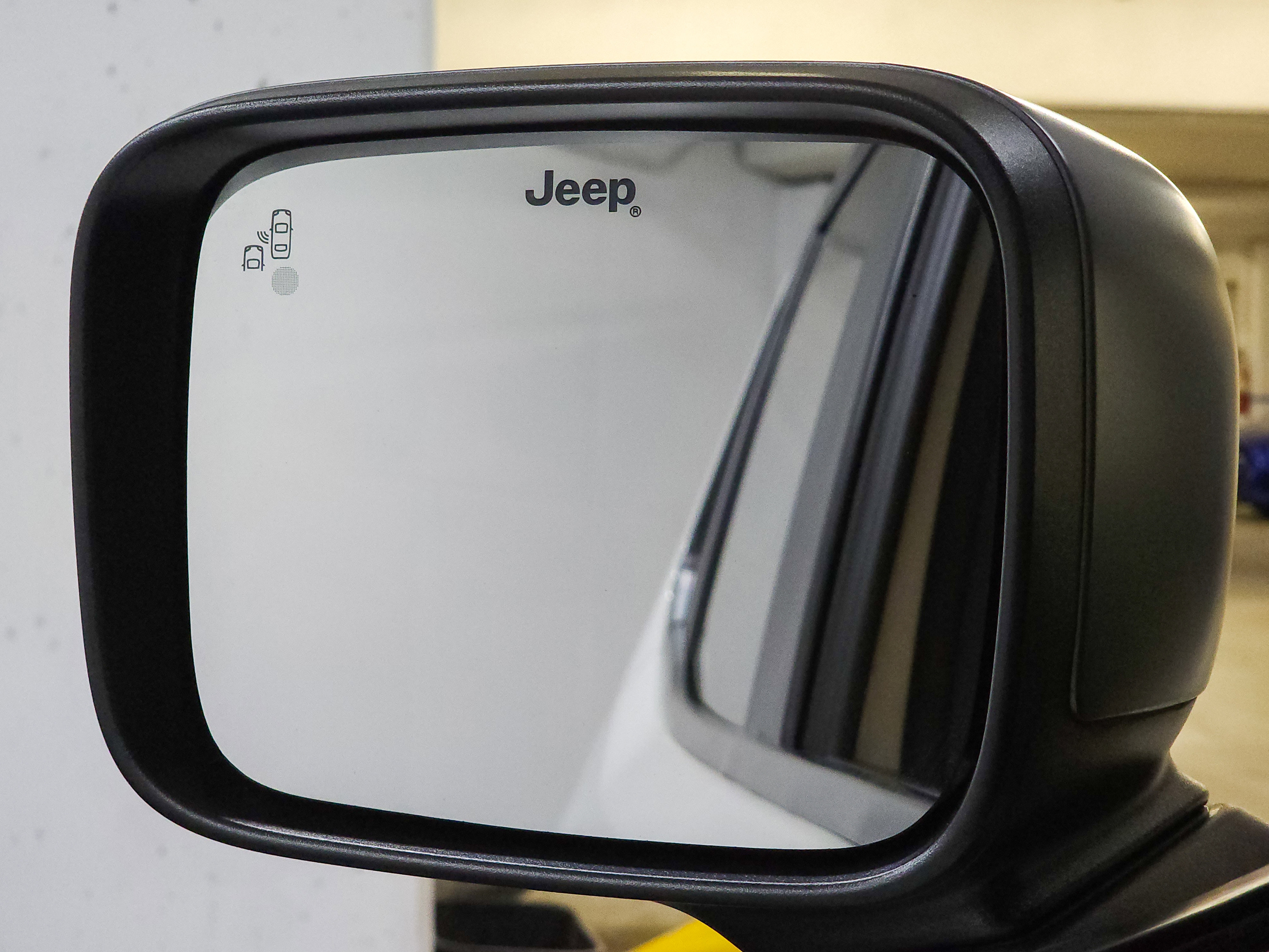 Used 2021 Jeep Renegade Limited image 18