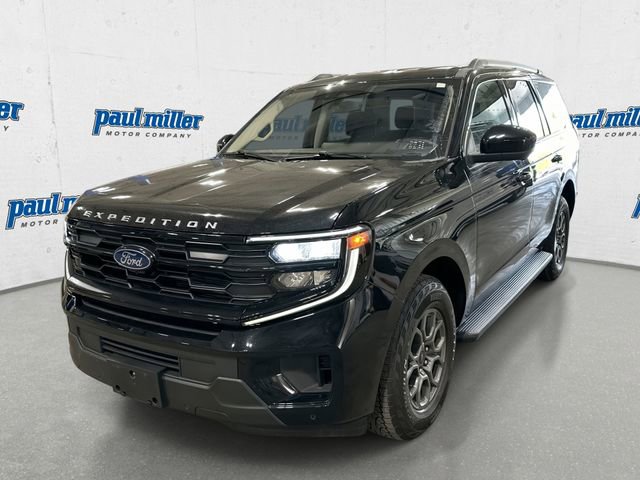 Used 2025 Ford Expedition Active AWD/4WD image 1