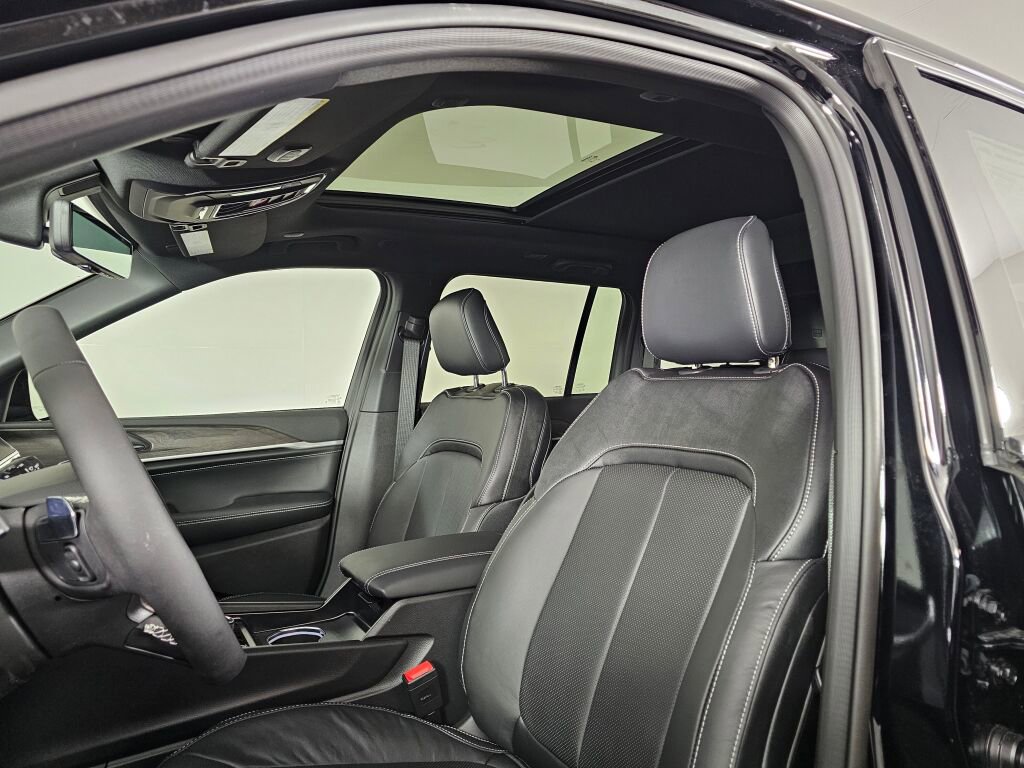 New 2026 Jeep Grand Cherokee Limited image 32