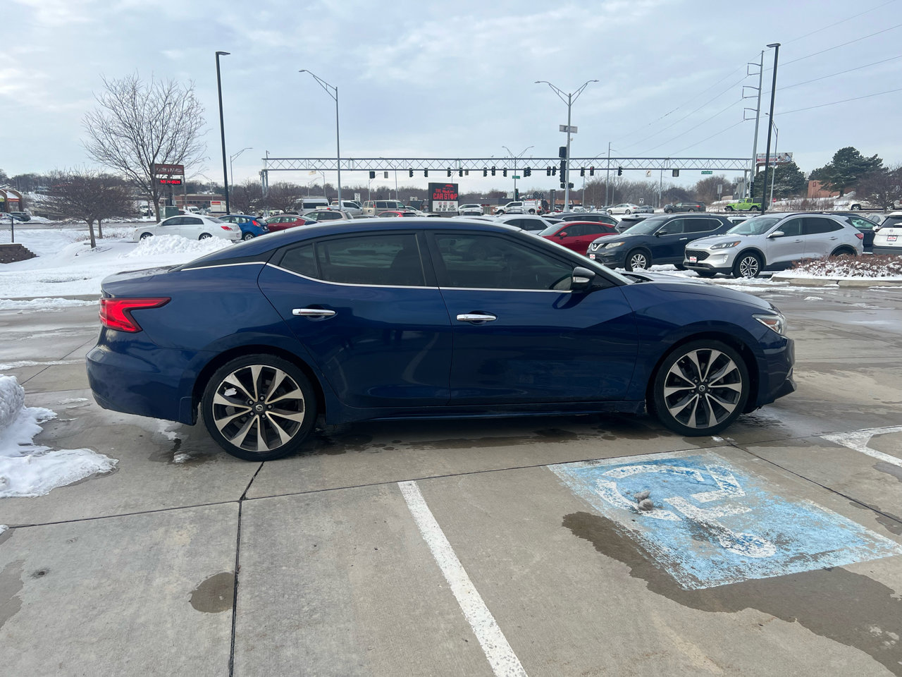 Used 2017 Nissan Maxima SR image 5