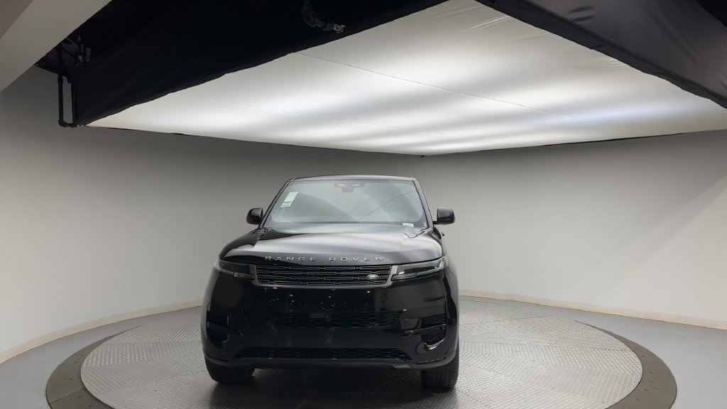 Used 2024 Land Rover Range Rover Sport SE AWD/4WD image 3
