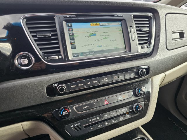 Used 2018 Kia Sedona SX FWD image 25
