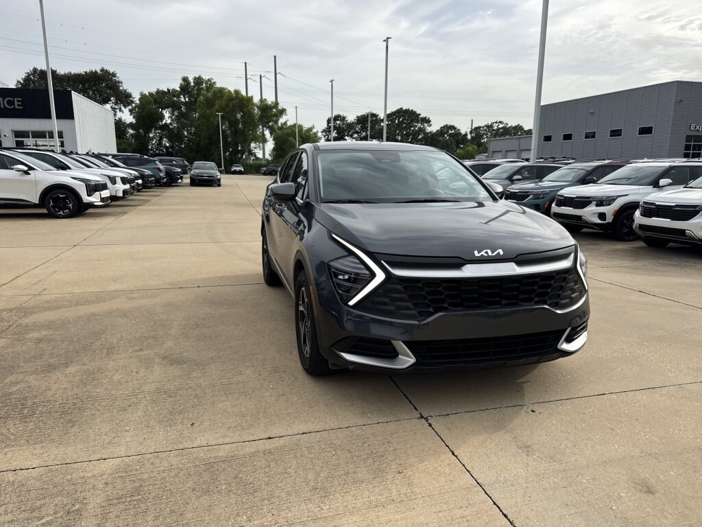 Certified 2024 Kia Sportage LX FWD image 10