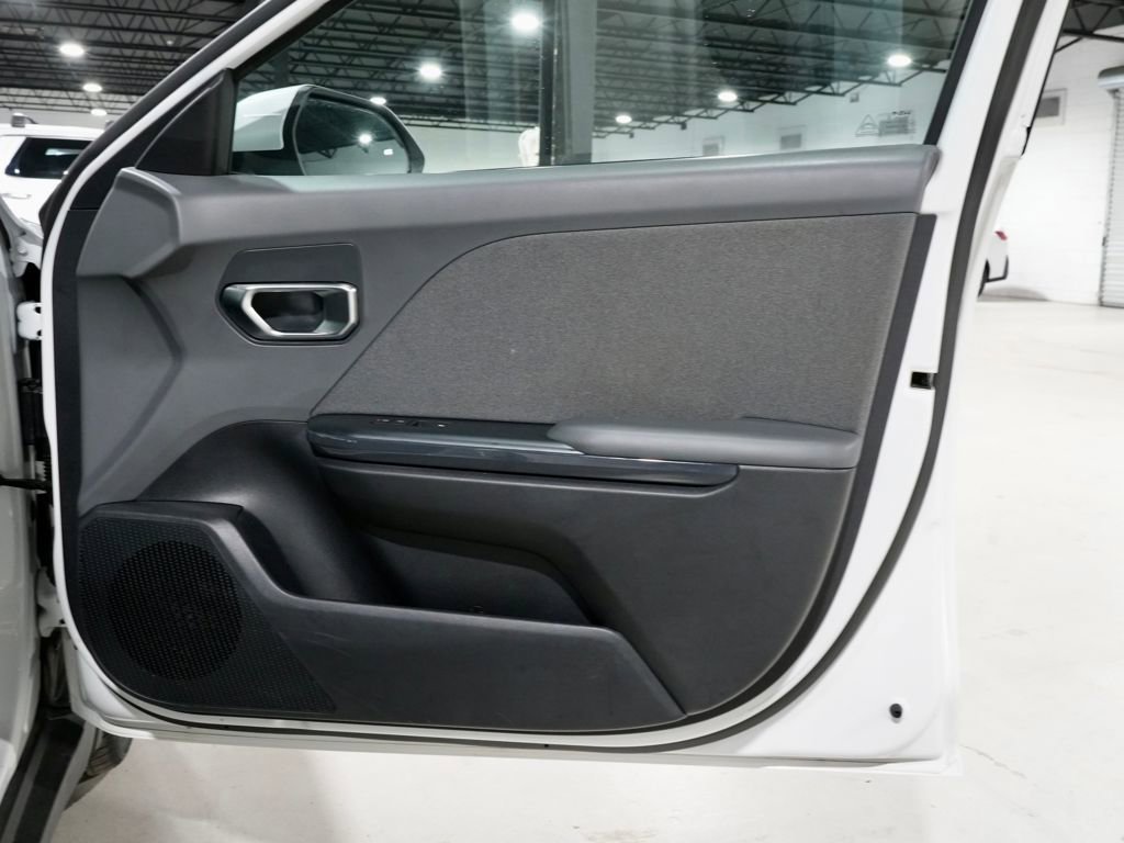 Used 2025 Kia K4 EX image 24