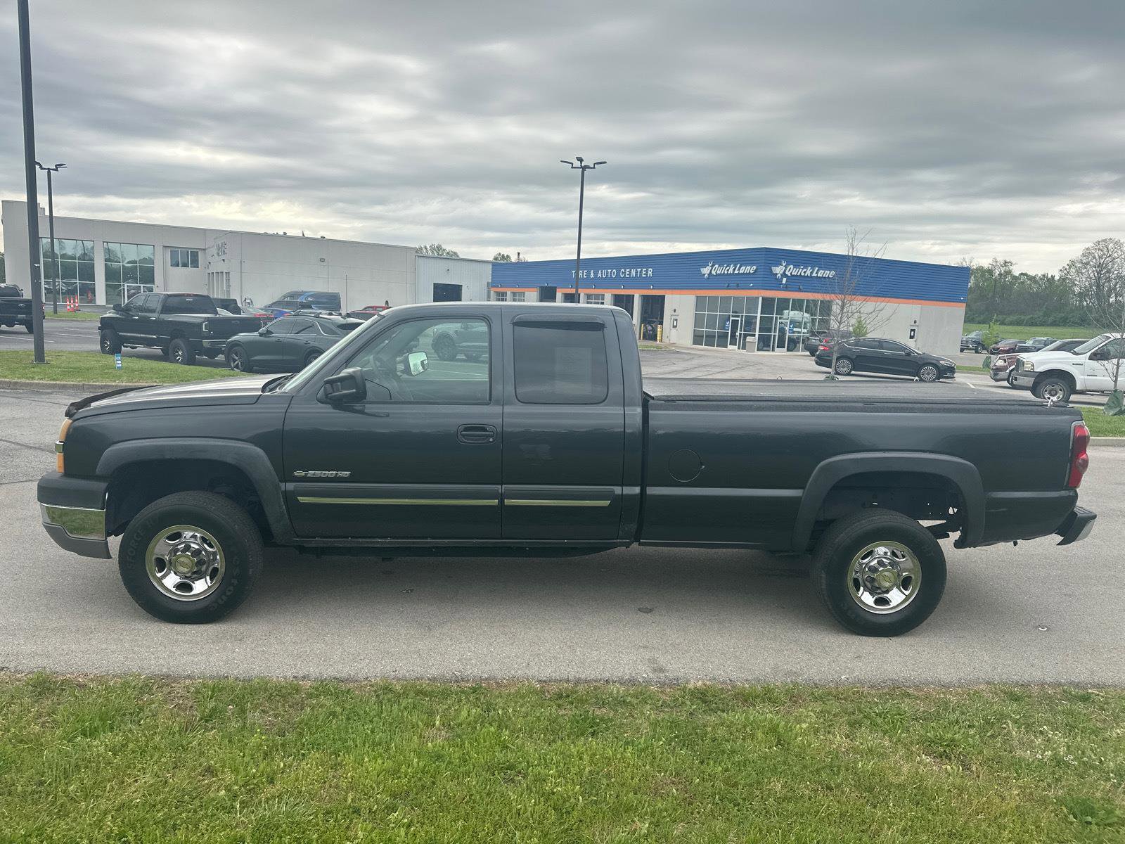 Used 2004 Chevrolet Silverado 2500 2WD Extended Cab image 3