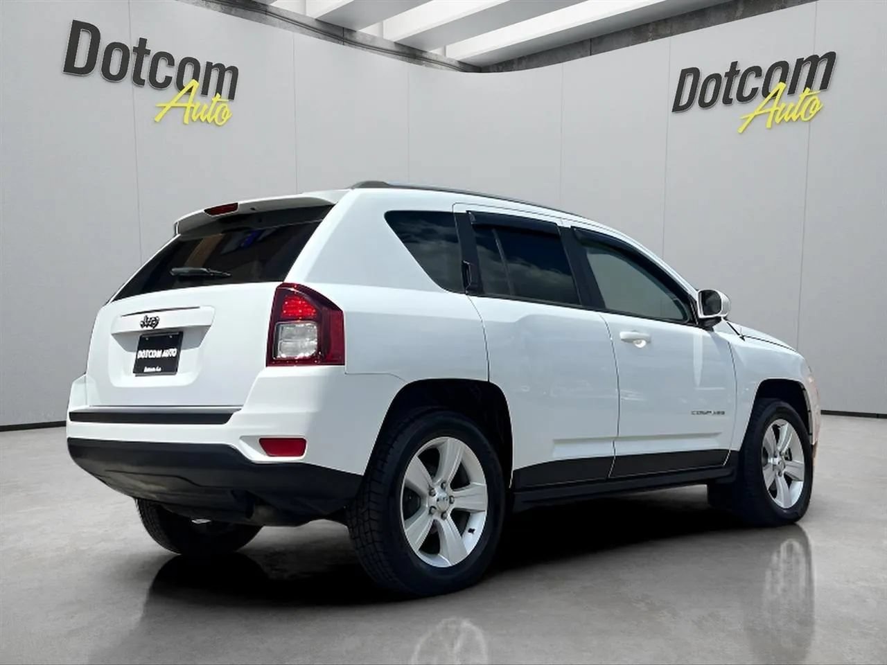 Used 2015 Jeep Compass Latitude AWD/4WD image 14