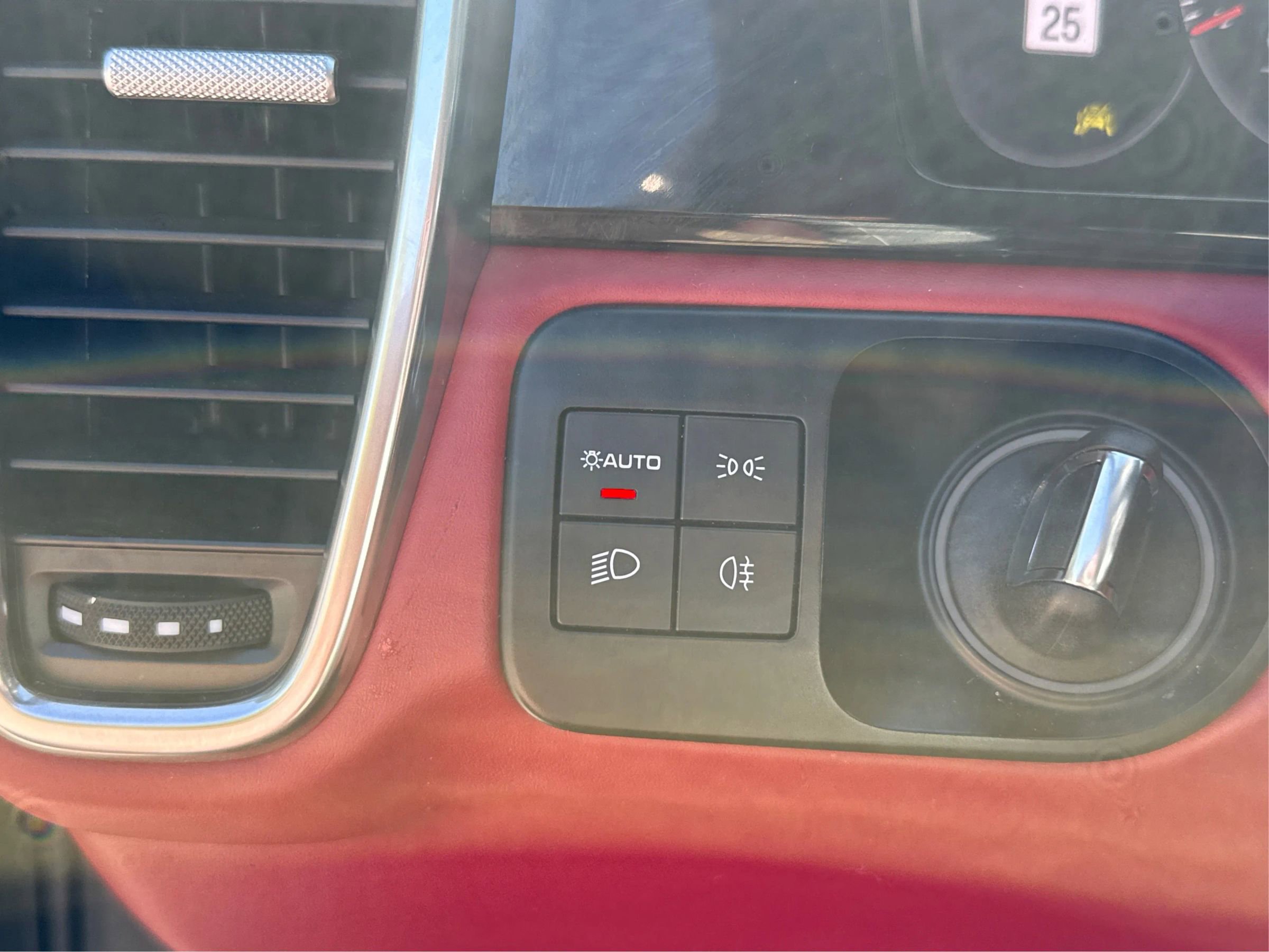 Used 2022 Porsche Cayenne GTS AWD/4WD image 19