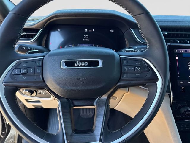 Used 2024 Jeep Grand Cherokee L Limited w/ Black Appearance Package image 29