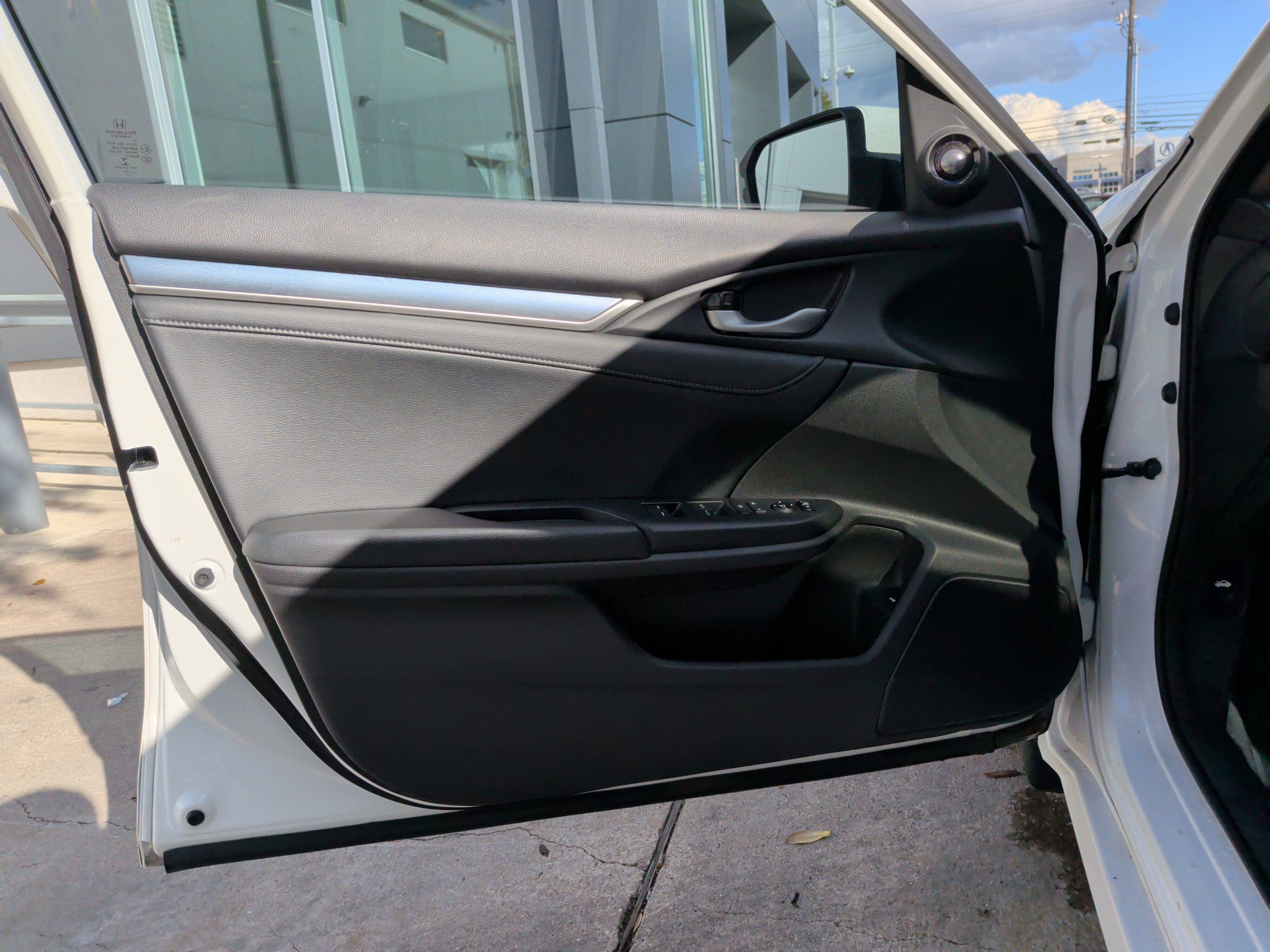 Used 2016 Honda Civic Touring image 14