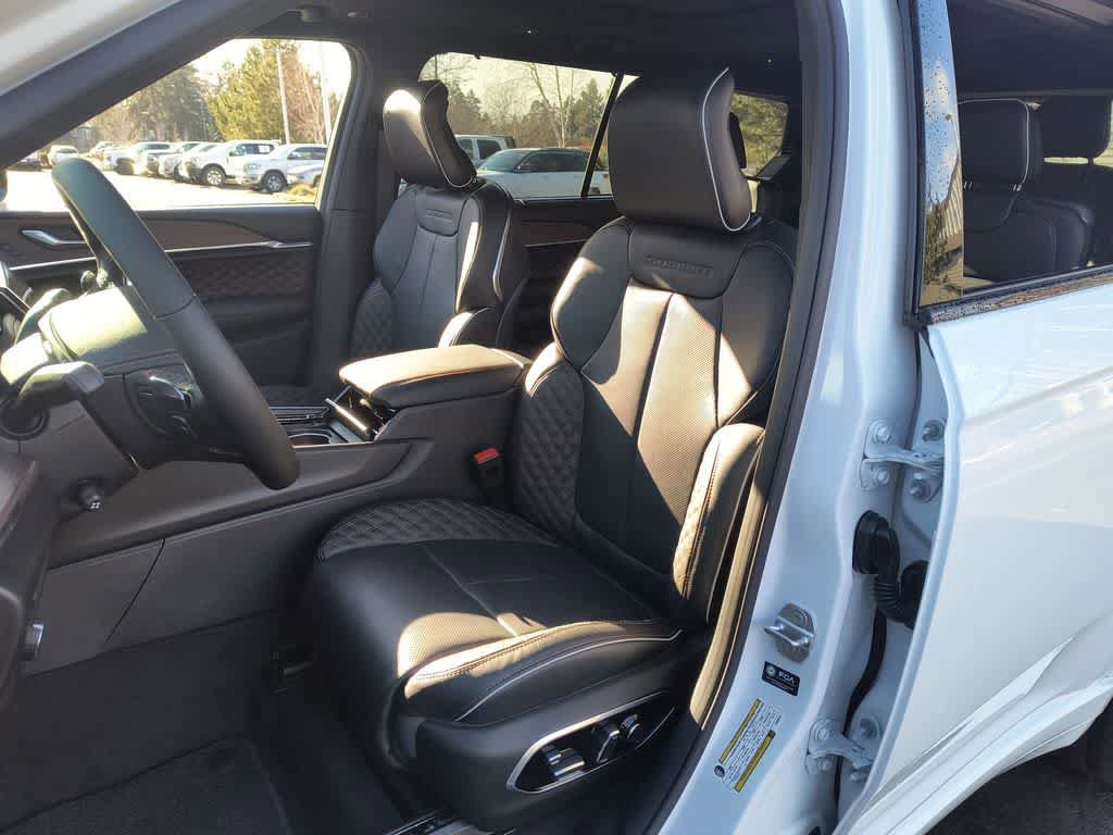 New 2025 Jeep Grand Cherokee L Summit w/ Obsidian Package image 11