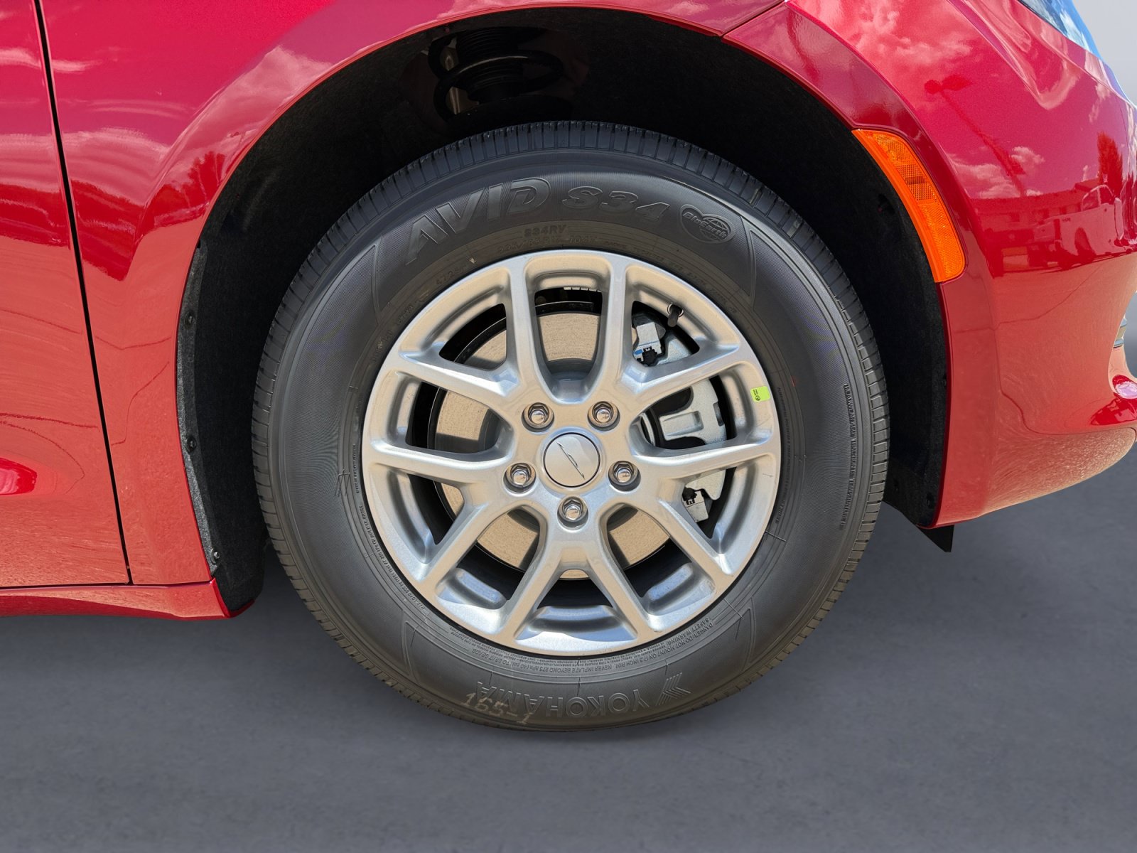 New 2027 Chrysler Pacifica LX FWD image 14
