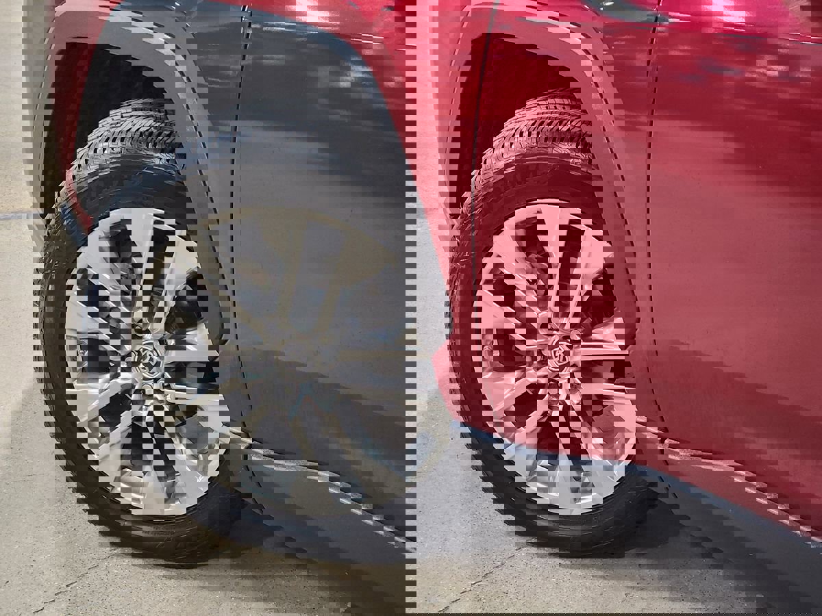 Used 2019 Toyota RAV4 XLE Premium image 23