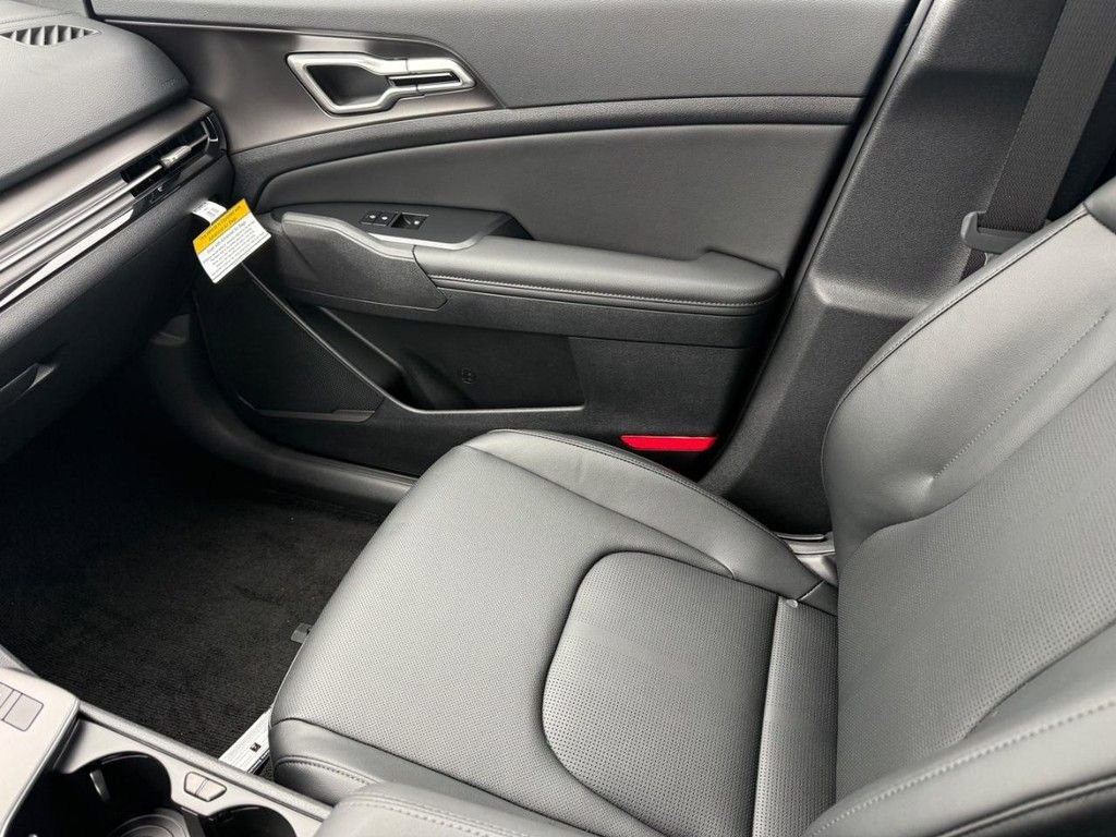 New 2026 Kia Sportage EX image 17