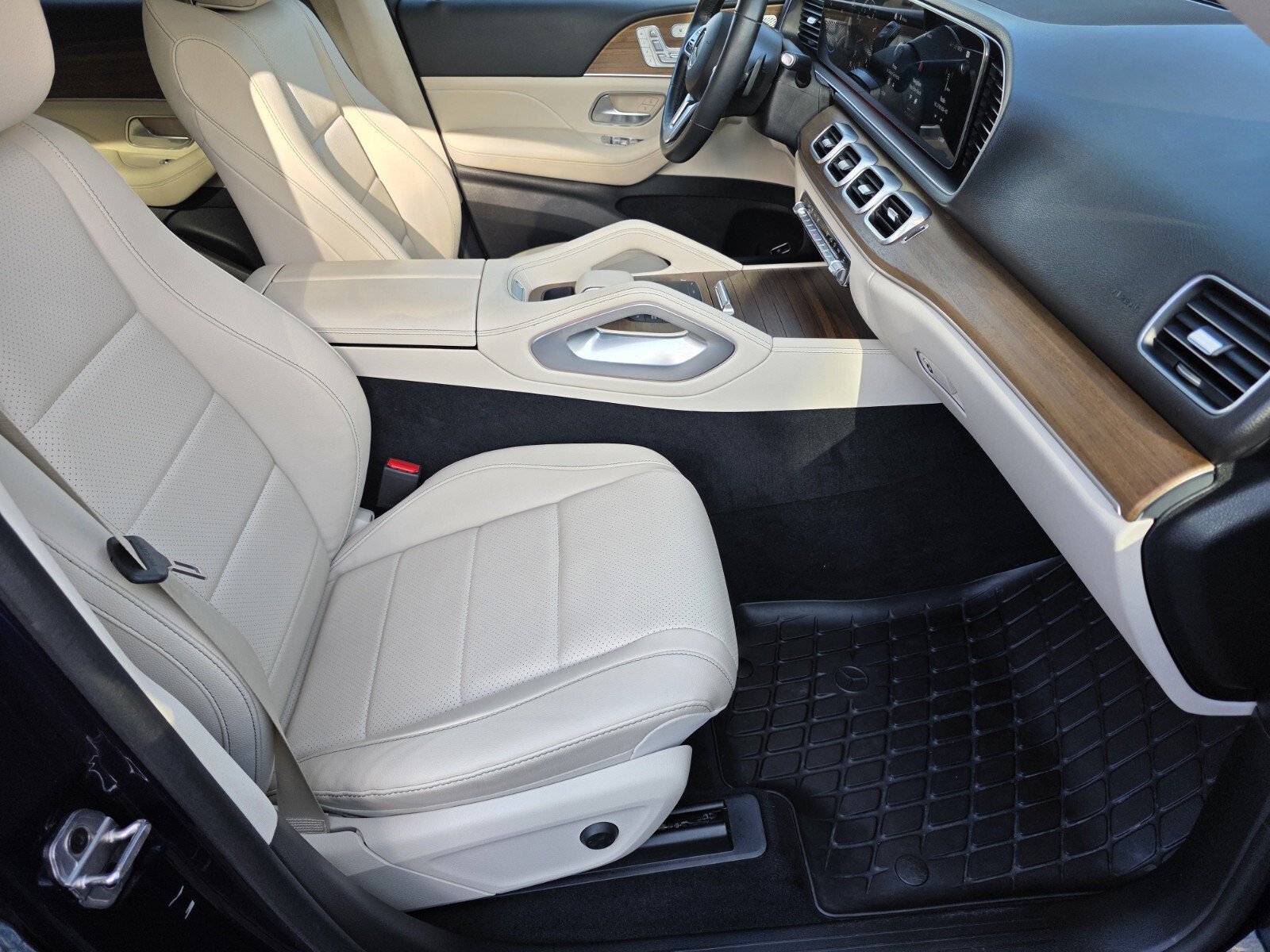 Used 2022 Mercedes-Benz GLE 350 4MATIC image 3