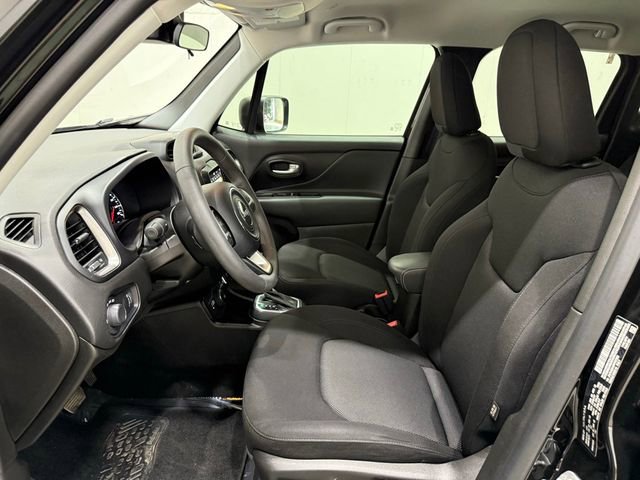 Used 2023 Jeep Renegade Latitude AWD/4WD image 16