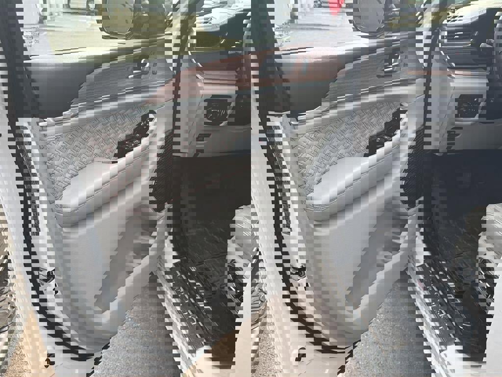 Used 2022 Jeep Grand Cherokee Summit image 9