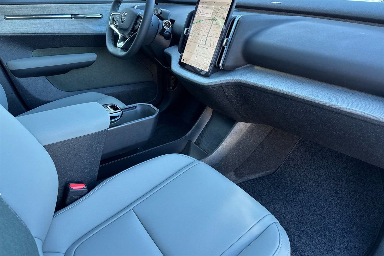 New 2026 Volvo EX30 Plus w/ Climate Package image 15