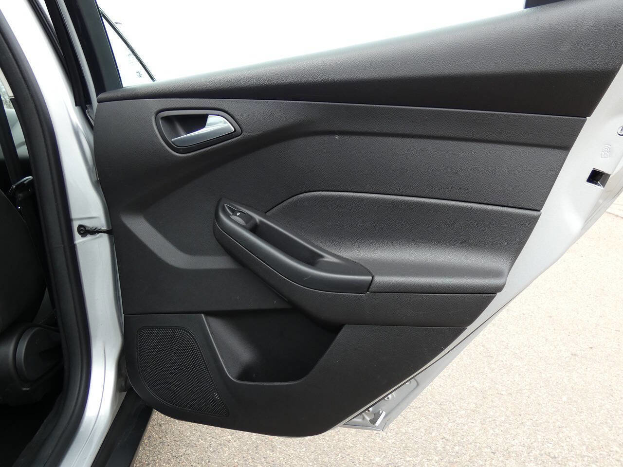 Used 2018 Ford Focus SE image 25