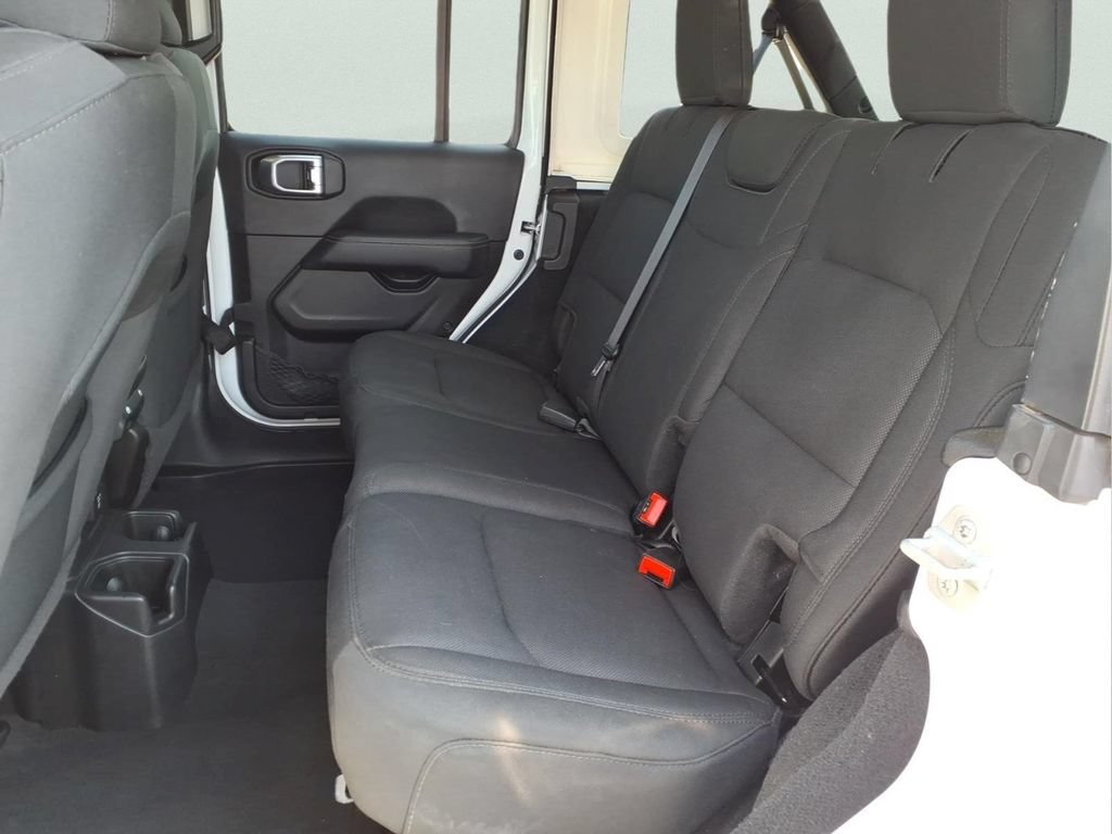 Used 2023 Jeep Wrangler Unlimited Sahara w/ Cold Weather Group AWD/4WD image 25
