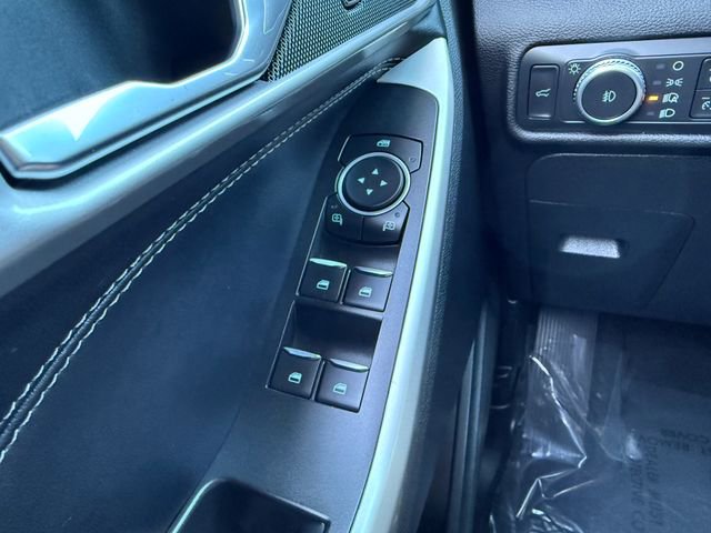 Used 2022 Ford Explorer XLT w/ Equipment Group 202A image 21