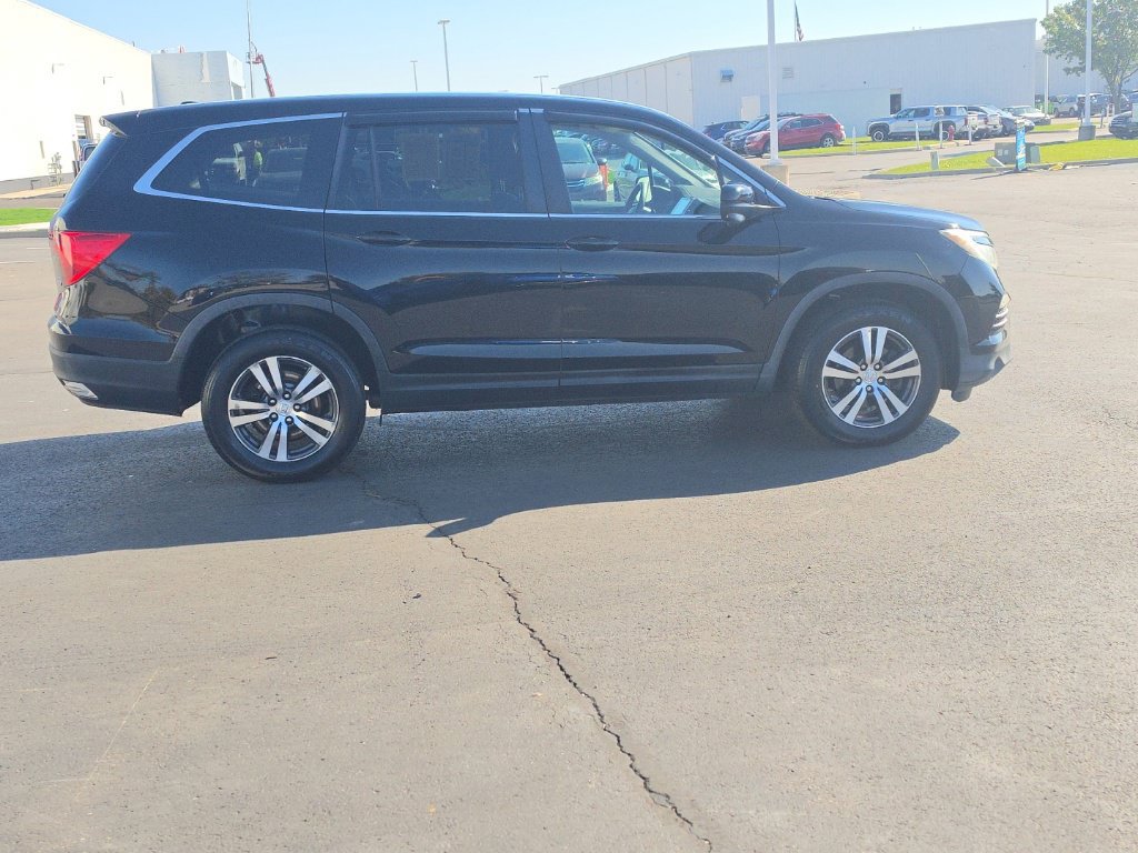 Used 2017 Honda Pilot EX image 10