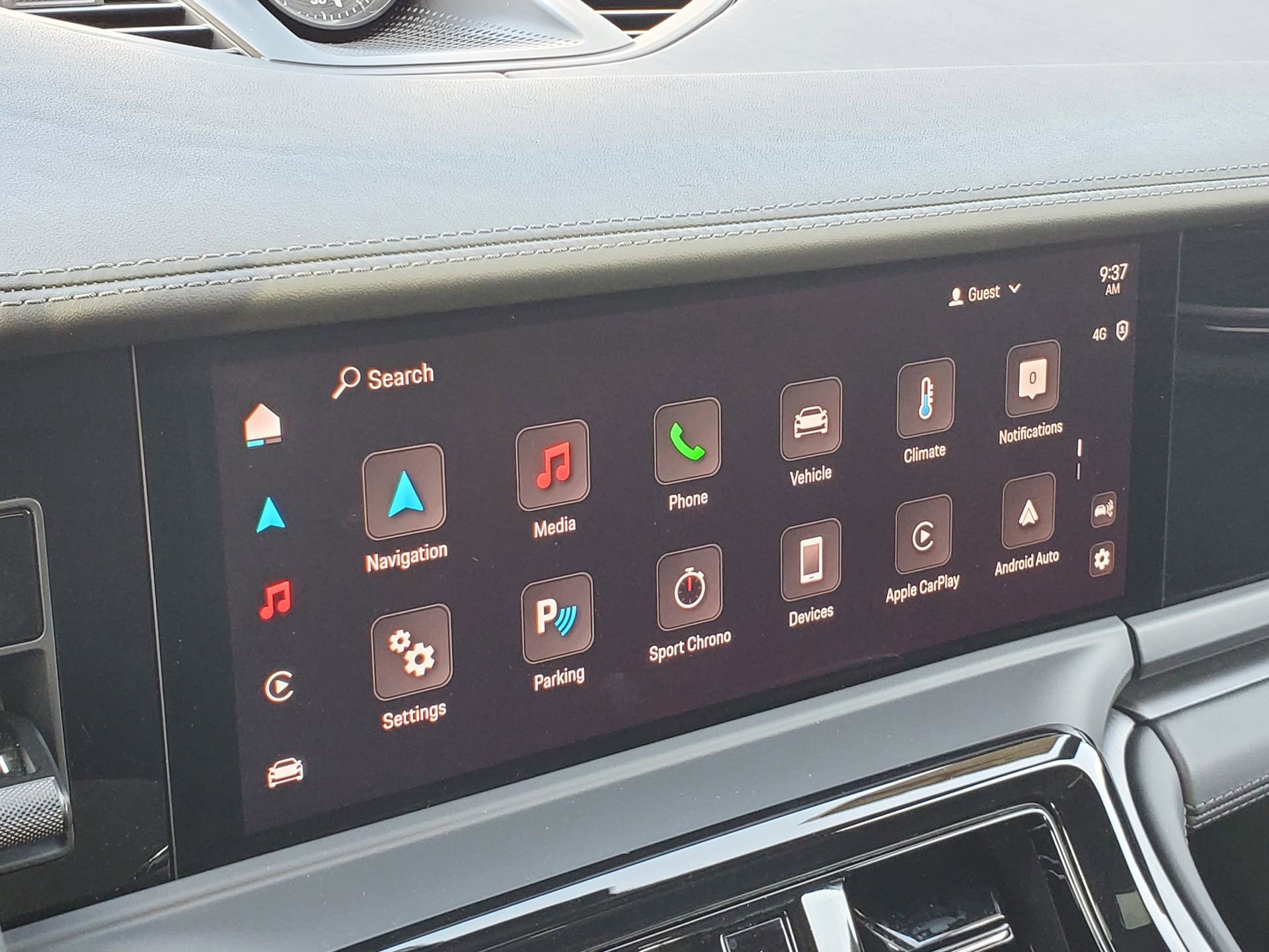 Used 2024 Porsche Panamera w/ Premium Package image 27