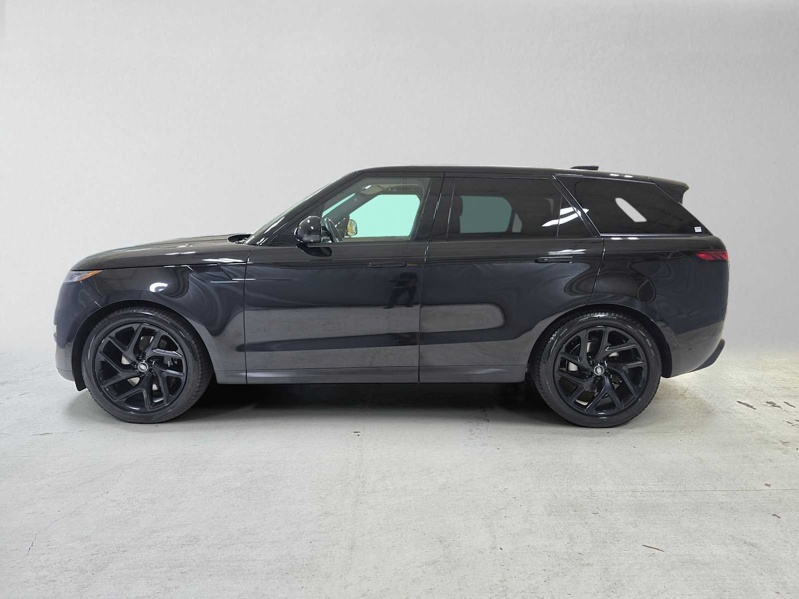 Used 2024 Land Rover Range Rover Sport SE AWD/4WD image 6