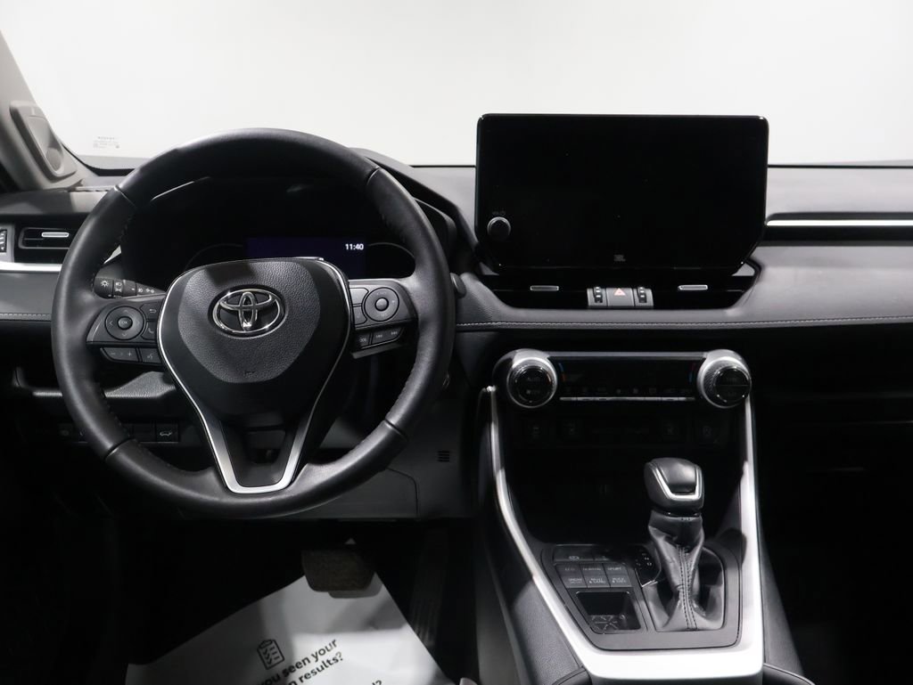 Used 2023 Toyota RAV4 XLE Premium image 16