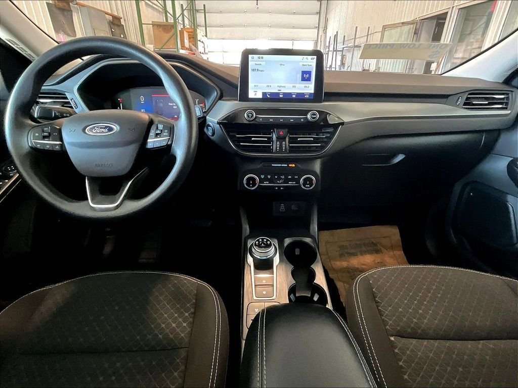 Used 2025 Ford Escape Active AWD/4WD image 21