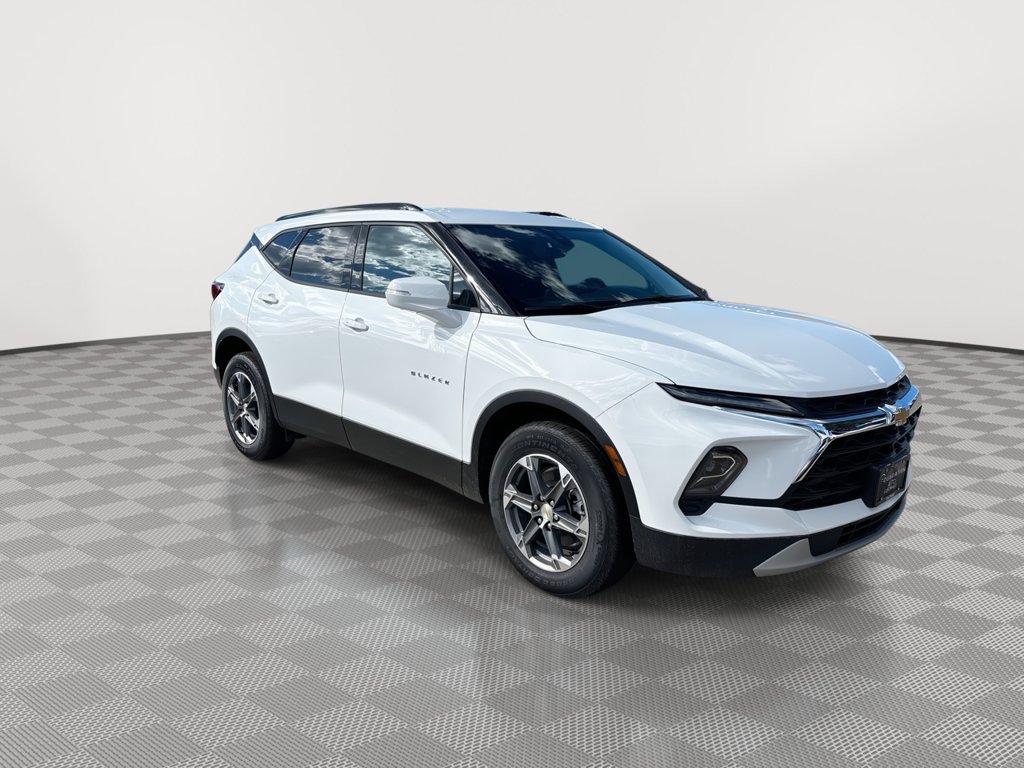 New 2026 Chevrolet Blazer LT w/ Sound & Technology Package AWD/4WD image 2