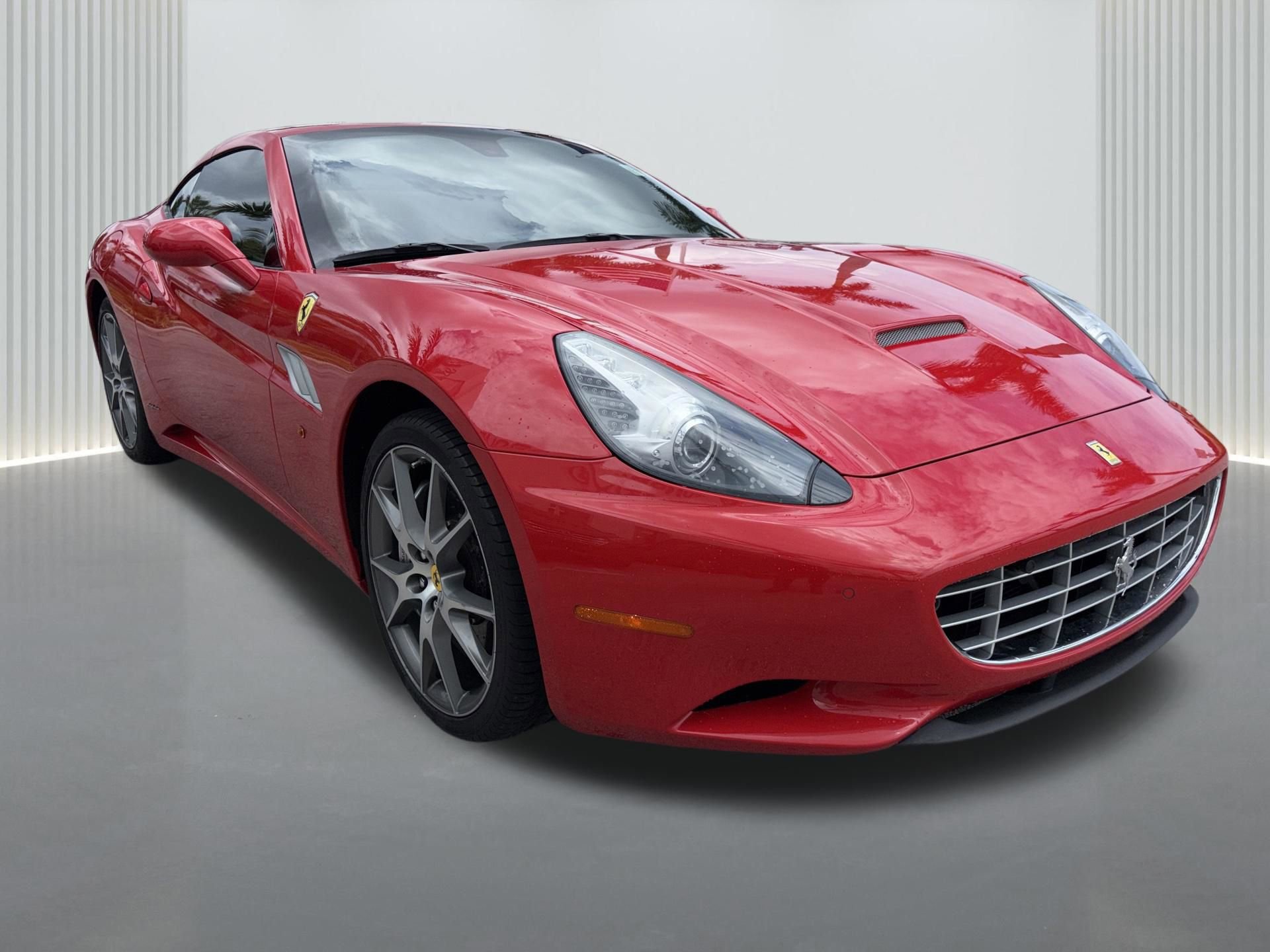 Used 2013 Ferrari California RWD video 2