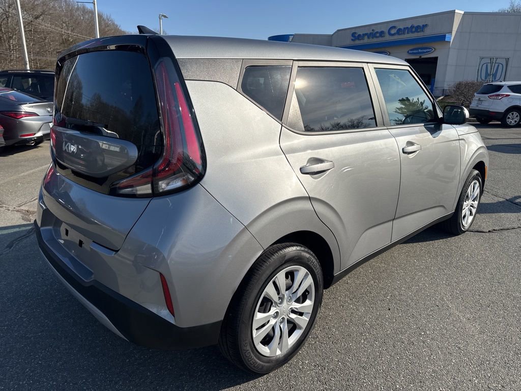 Used 2023 Kia Soul LX image 6