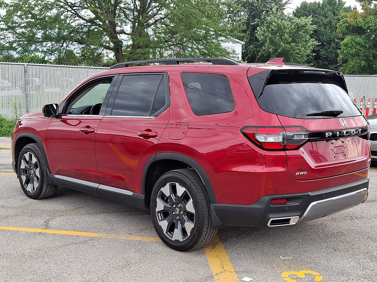 Used 2026 Honda Pilot Elite image 4