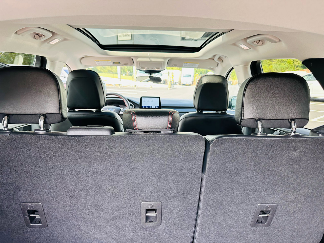 Used 2022 Ford Escape SEL w/ SEL Stealth AWD Package image 39